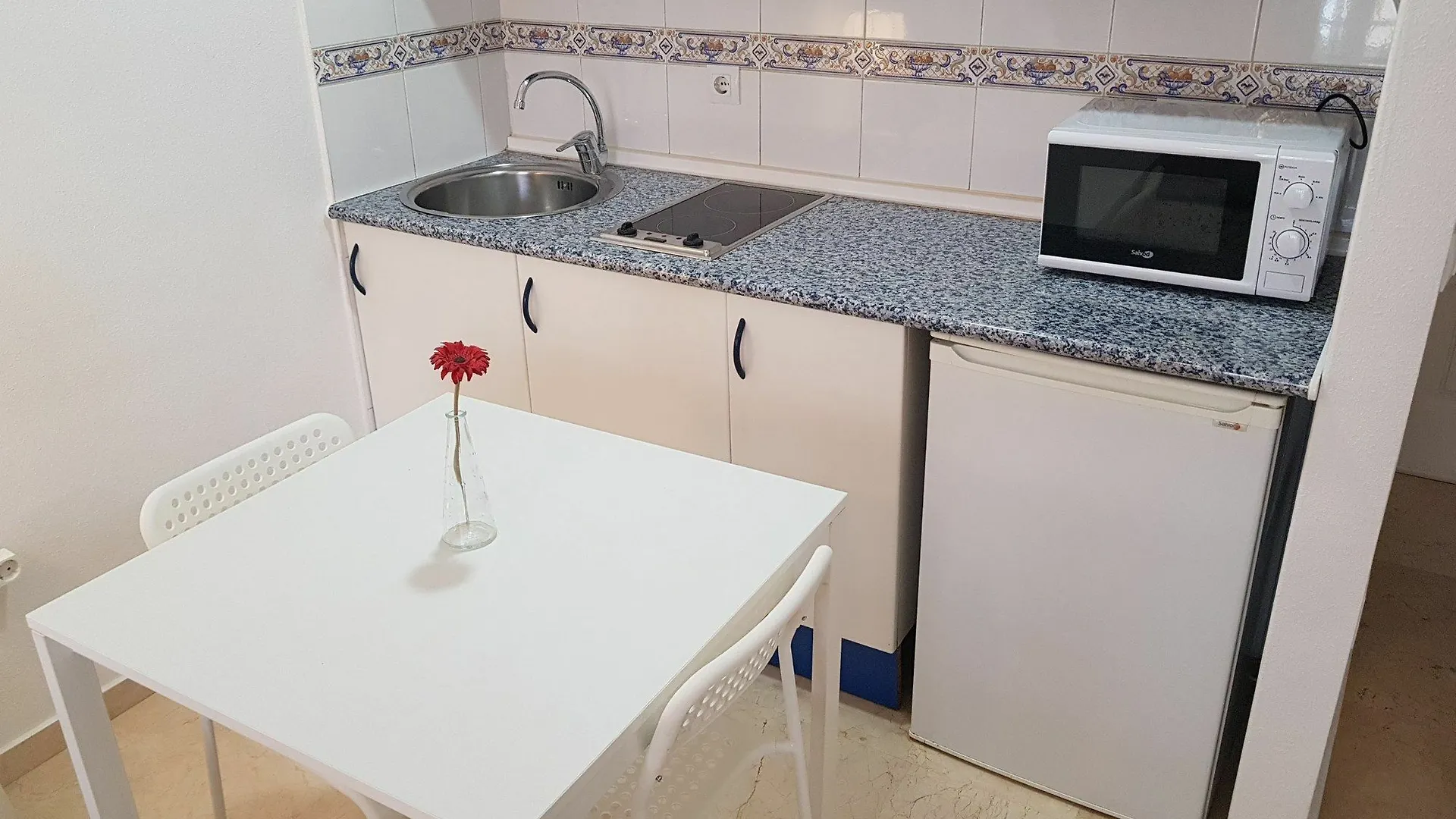 Fan Flat Mariscal Apartment Malaga
